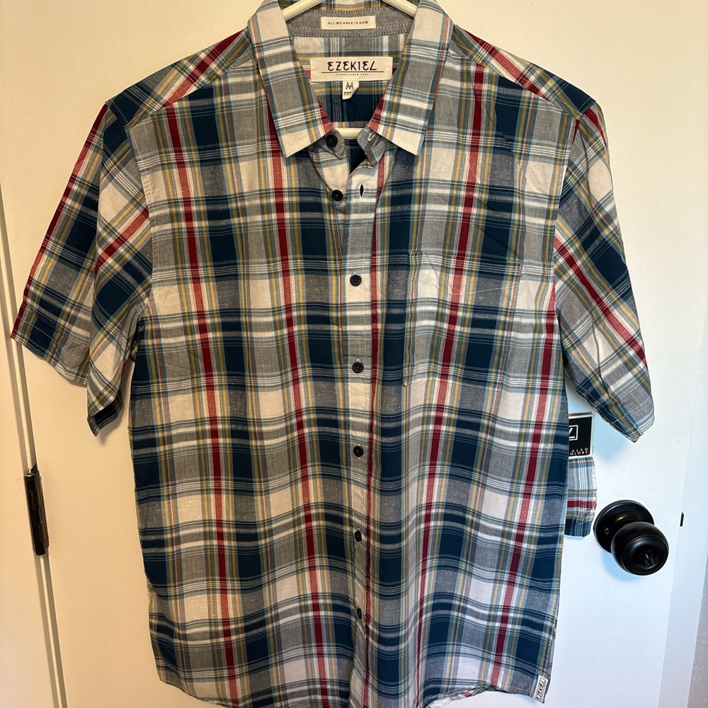 Ezekiel NWT Plaid Short Sleeve Button Up Shirt Mens Medium Surf Skate Beach Y2K